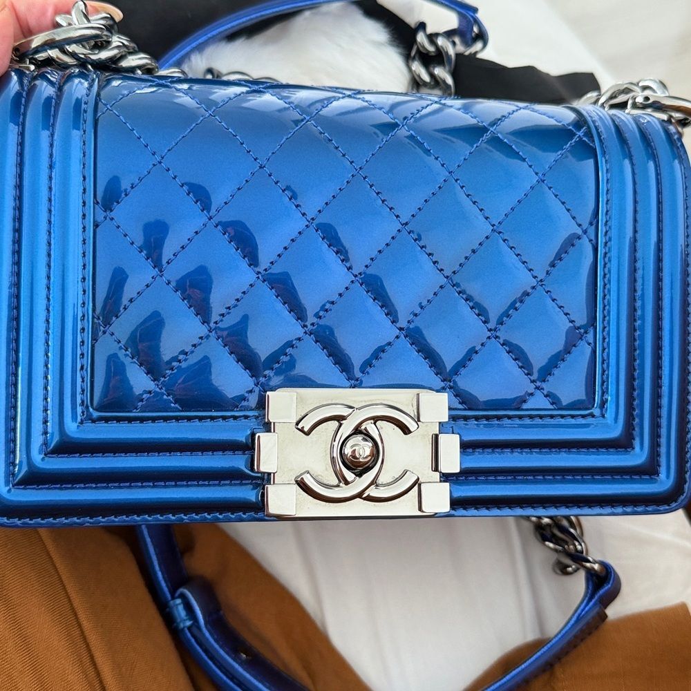 CHANEL Small Boy Bag - Picture 15 of 17